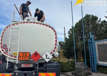 La Finanza sequestra  8.500 litri di gasolio ad Eboli: evasione stimata in 9mila euro