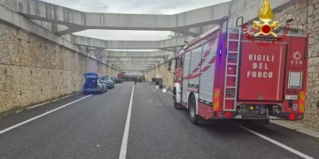 Due feriti gravi nell’impatto tra un autoarticolato e un’autovettura sulla Bradanica