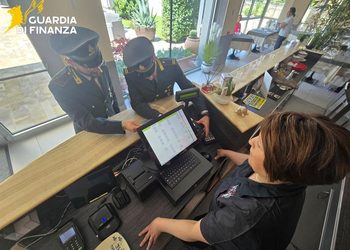 Controlli della Guardia di Finanza nel potentino: violazioni fiscali e 7 lavoratori in nero