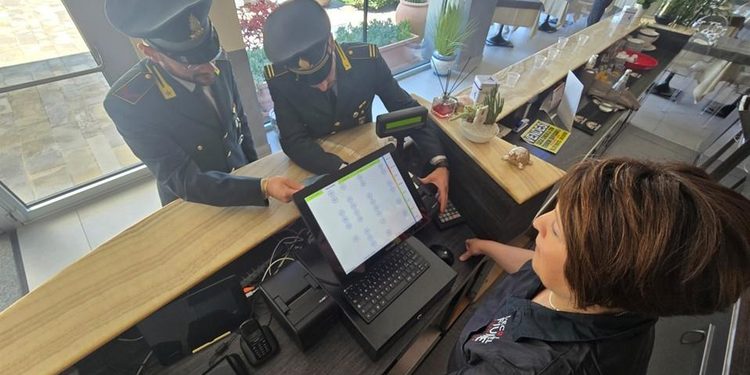 Controlli della Guardia di Finanza nel potentino: violazioni fiscali e 7 lavoratori in nero