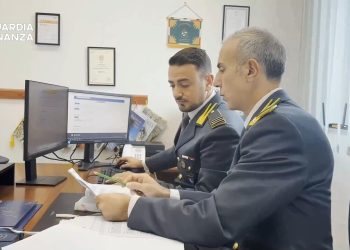 Maxi sequestro di oltre 12,6 milioni di euro per due ingrossi di cancelleria nel napoletano