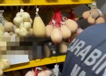 Controlli dei Nas nei ristoranti del centro storico di Salerno: sanzioni per oltre 8 mila euro in un’osteria