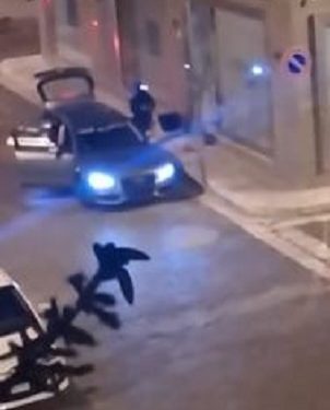 Lavello, assalto a due gioiellerie: ladri ripresi in fuga, bottino da 70mila euro