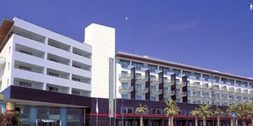 Grand Hotel Salerno, il Tar sospende la chiusura: l’albergo resta aperto fino a dicembre