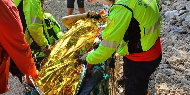 Cade dalla bici, a Olevano, e si ferisce gravemente
