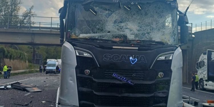 Colpisce un viadotto tra Lancusi e Baronissi: un ferito