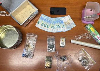 Blitz antidroga a Tito: arrestato 19enne