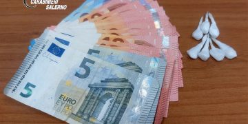 Salerno, due arresti per droga: sequestrati crack e cocaina