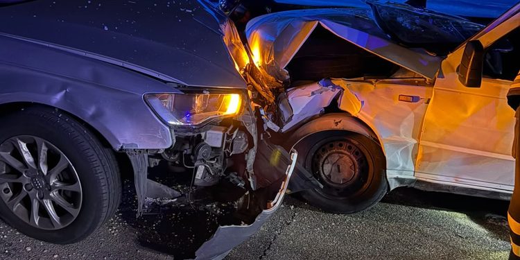 Violento scontro sul cavalcavia a Pontecagnano: tre feriti