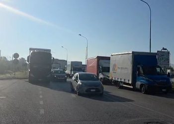 La protesta degli autotrasportatori arriva nel Vallo di Diano, bloccati tutti gli svincoli autostradali