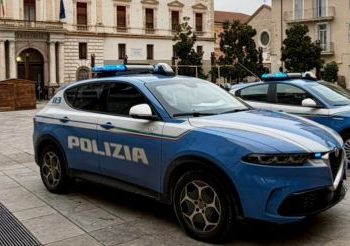 Nasconde hashish e cocaina in casa: arrestata una donna a Tito
