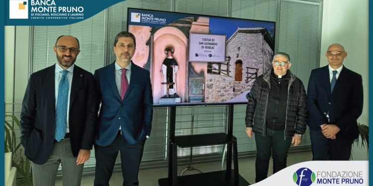 La Monte Pruno dona la statua di San Leonardo di Noblanc alla cappella di Sant’Arsenio