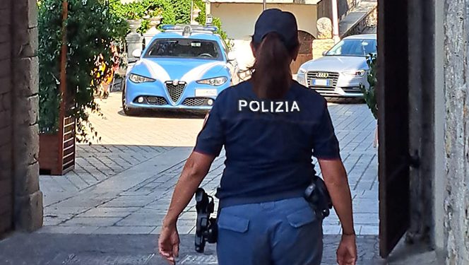 Colpisce la compagna alla testa a Salerno: fermato dalla Polizia di Stato