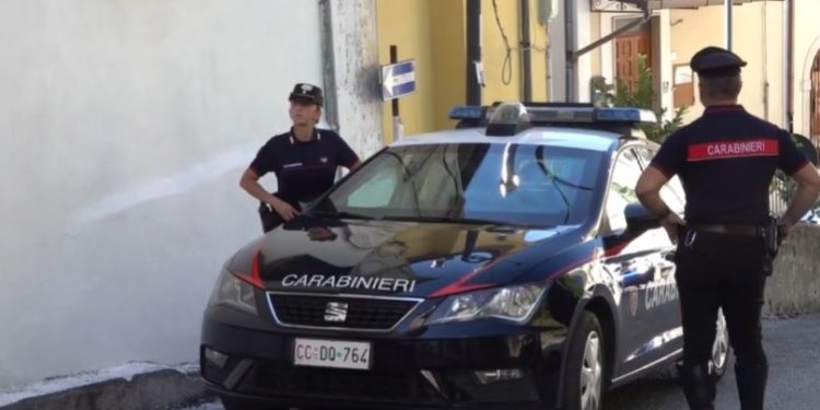 Resta in carcere il 53enne che ha ucciso la mamma a Pellezzano: “Ho agito senza pensare”