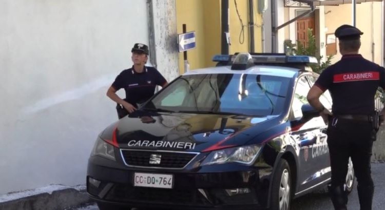 Resta in carcere il 53enne che ha ucciso la mamma a Pellezzano: “Ho agito senza pensare”