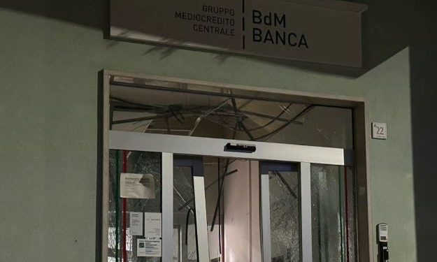 Nuovo assalto ad un bancomat nel potentino: colpa 50 mila euro a Venosa